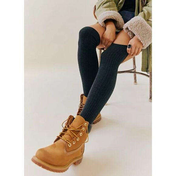 TIMBERLAND 12909 (JUNIOR'S) 6IN CLASSIC BT WHEAT NU - Picture 1 of 13